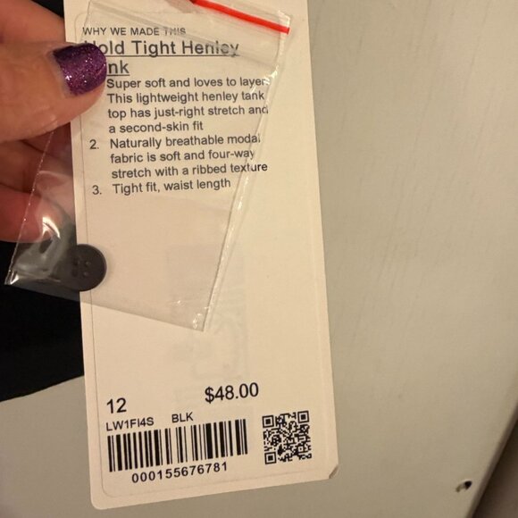 NEW WITH TAGS LULULEMON BLACK HOLD TIGHT HENLEY TANK SZ 12 SOFT - Picture 2 of 5